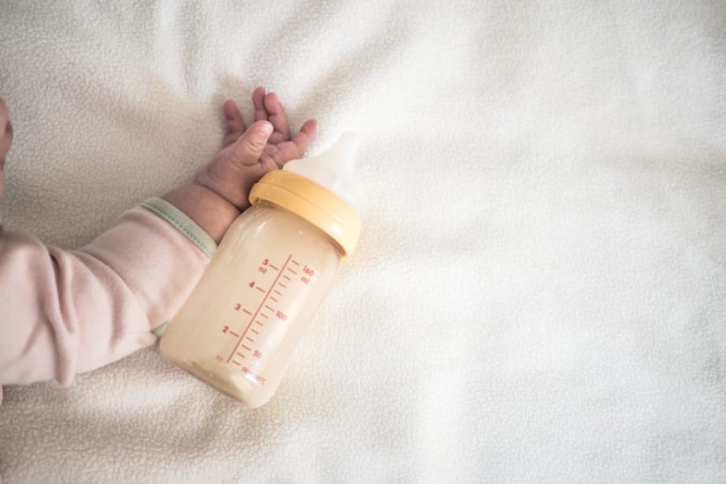 Safety tips on warming a baby's bottle