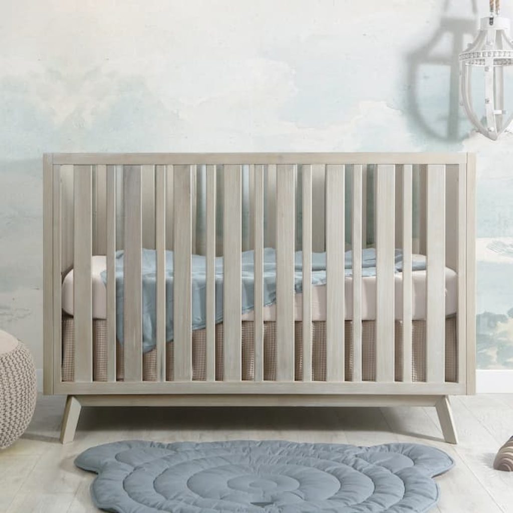 Pros and Cons of Standard Crib